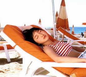 Srie de photos # 01 de Cecilia Cheungsur la plage